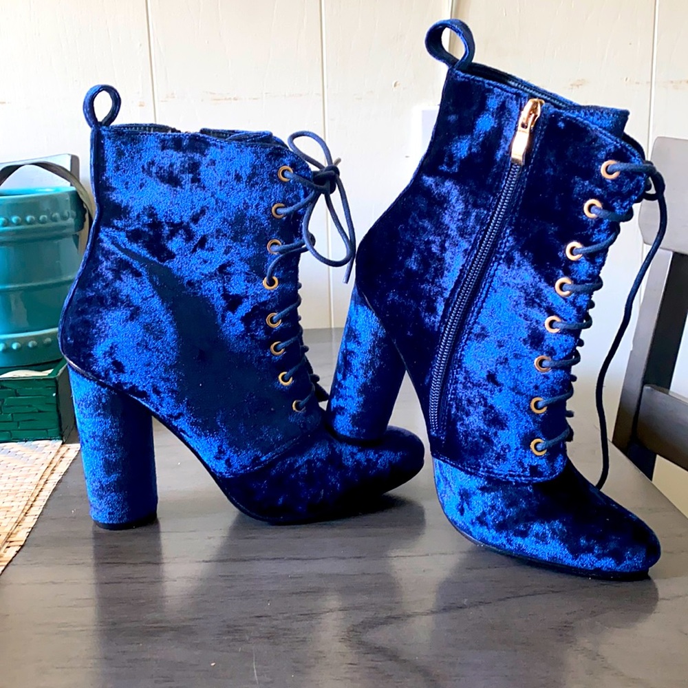 Blue velvet boots